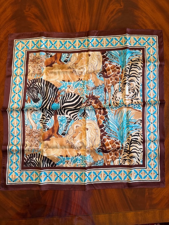 Lilly Pulitzer Accessories - NWT Rare Lilly Pulitzer Lilly’s Zoo Silk Scarf Club Lilly Exclusive